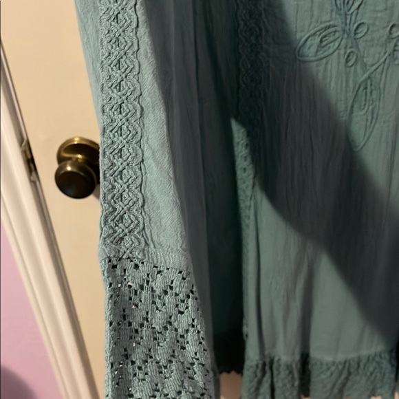 Green Relaxed Ruffled 3/4 Sleeve Tunic - Picture 2 of 6